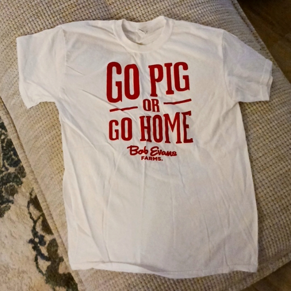 Bob Evans "Go Pig or Go Home" T-shirt